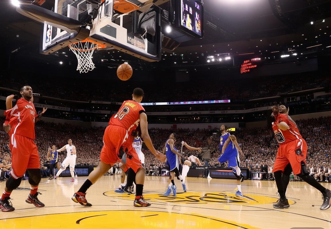 2015NBA季后赛：猛龙VS勇士巅峰对决回顾